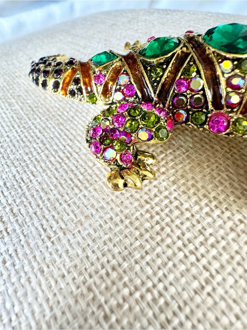 Chunky 5” Gold-Tone Green & Pink Crystal Alligator Brooch (High Quality/Weight) - Picture 6 of 13